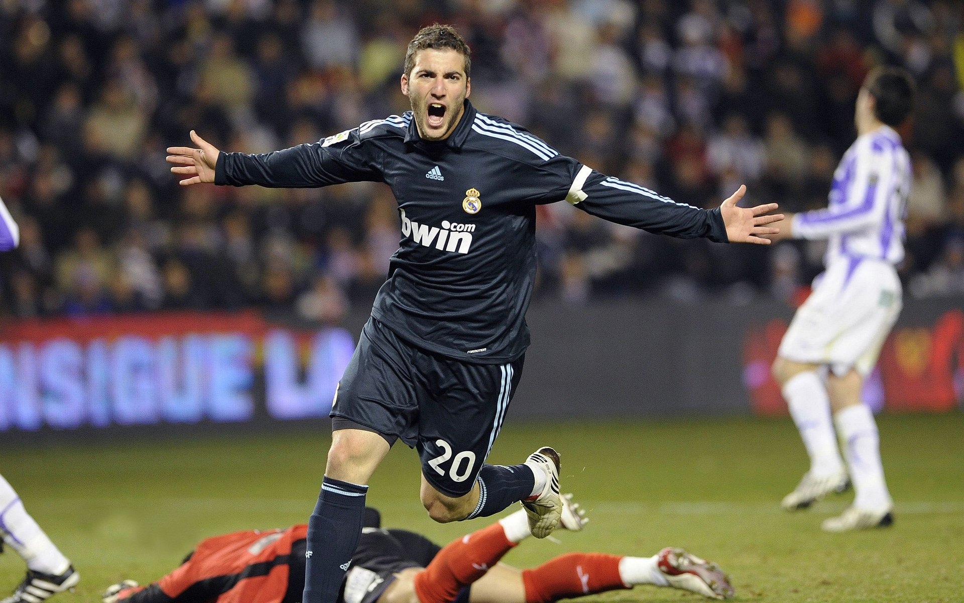 开云体育ios-_湖人队士气高涨,迎来佳绩_,湖人队队