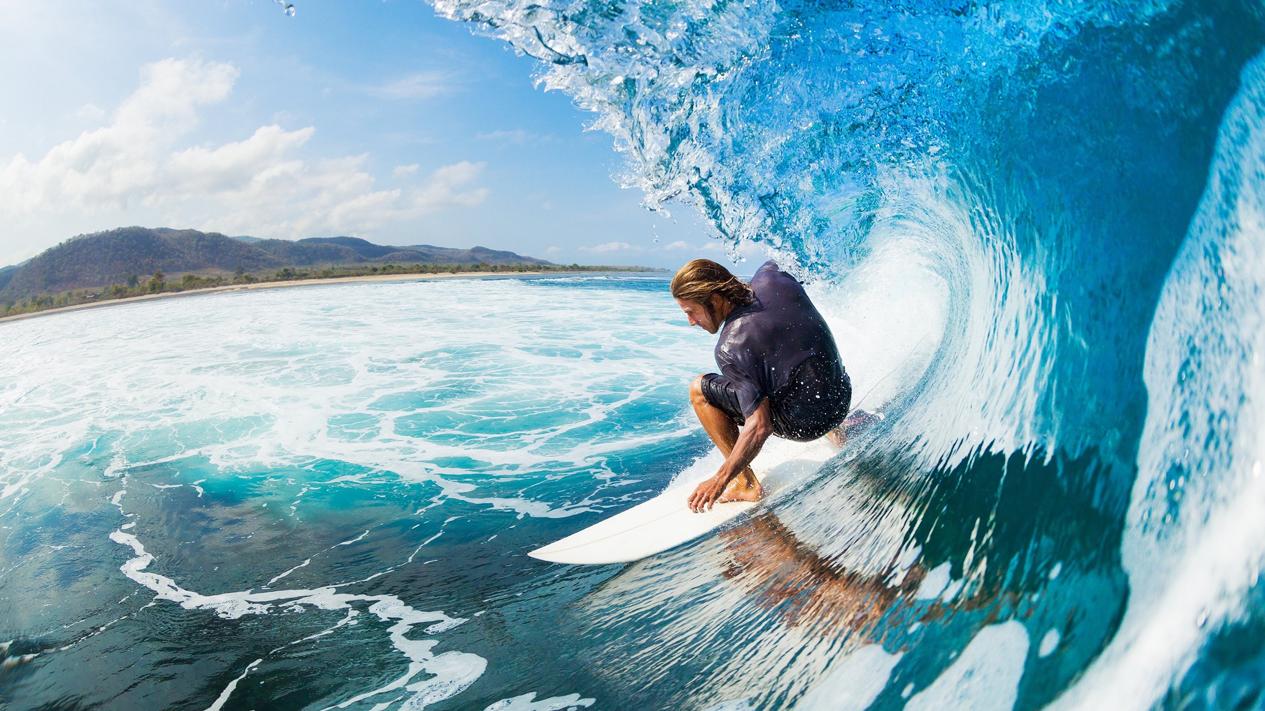 拜仁边路传中策略成功:高效率打破对方防线,效力过拜仁的边锋